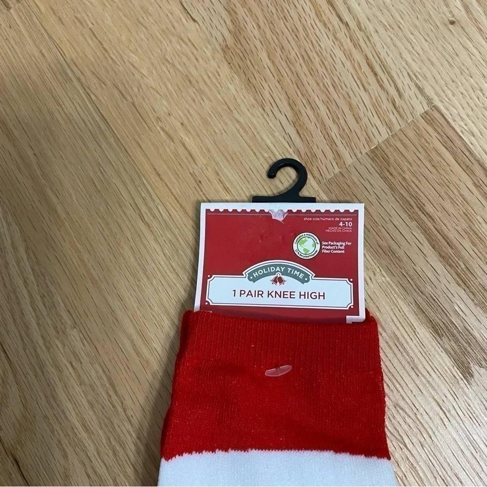 Santa Claus Knee High Socks Women’s New Sz 4-10 Christmas Red White